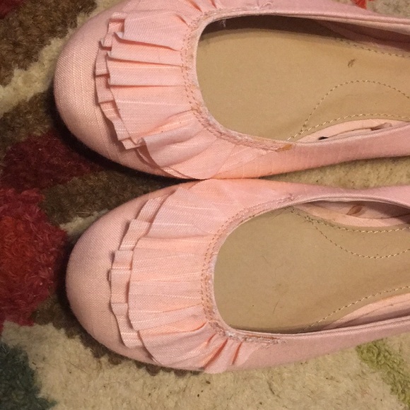 Size 9 slip on shoes - Picture 3 of 4